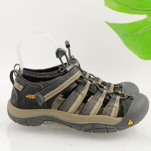 Keen Boys Newport Sandal Size 4 Tan Brown Cap Toe Water Shoe Hiking Trail Rivers